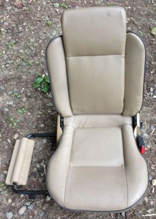   Rover Discovery Series II Right Jump Seat Bahama Beige HLD104580LPW