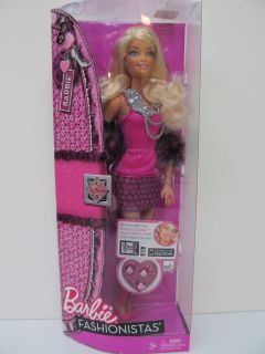 Barbie Fashionistas BARBIE Doll & her Accessories   Ages 3 & up