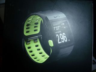 TomTom Nike SportsWatch   slight fault and physical defectsee 