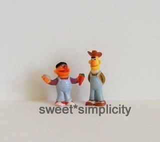 Sesame Street Vintage? Bert & Ernie Farmer Figures Jim Henson JHP Cake 