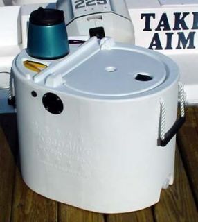   500 aerator with 14 Gallon Live well Tank All White   Bait well