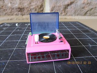 Barbie Bratz My Scene doll sized wind up record player with record 