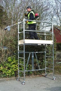FOLDING ACCESS/SCAFFOL​DING TOWER   3.8M WORKING HEIGHT