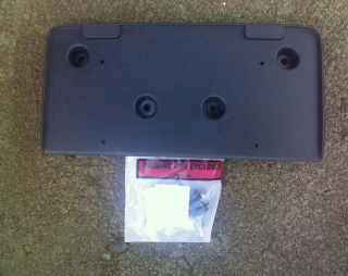 NEW GM 10 12 EQUINOX FRONT LICENSE PLATE HOLDER BRACKET W/RETAINERS 