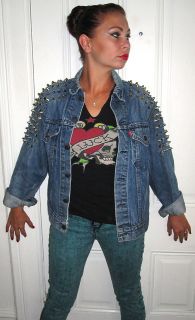 VTG Levis Denim Jean Studded Boyfriend Trucker Jacket Size S/M Punk 