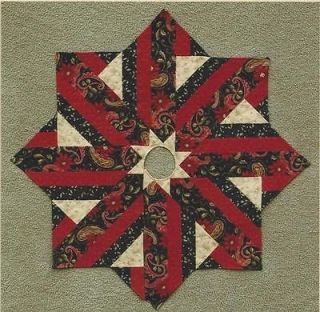 Holiday Dressing Tree Skirt quilt pattern by Terry Albers of Hedgehog 