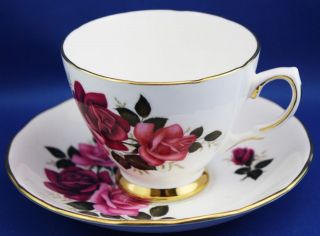 COLCLOUGH Tea Cup & Saucer / Red & Pink Roses