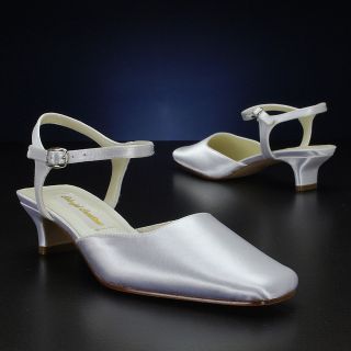 Colorful Creations Cc51030 Size 4 White wedding shoes, dyeable, low 