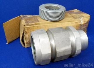 CROUSE HINDS TMC7247 TERMINATOR CABLE FITTING, 2 1/2 NPT, STRAIGHT 