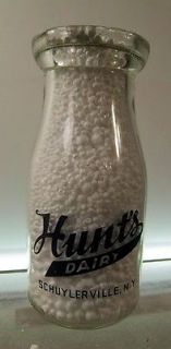 HUNTS DAIRY SCHUYLERVILLE N.Y. MILK BOTTLE 1/2 PINT