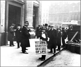 Poster Print RMS Titanic   Great Loss Of Life Newspaper Boy   April 