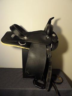 16 INCH BLACK WINTEC WESTERN TRAIL HORSE RIDING SADDLE EXCELLENT COND.