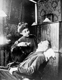   1909 PHOTO WOMAN DR DENTIST OFFICE TOOTH EXTRACTION DENTAL MEDICAL