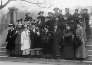 1914 photo LABOR UNIONS. CORSET BUYERS ASSN. DELEGATION AT WHITE HOUSE 
