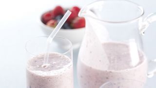 Oat and fruit smoothie   A vitamin packed smoothie for mums to be