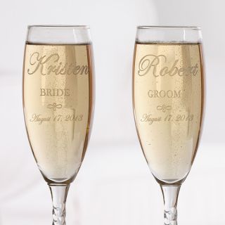 7095   The Bride & Groom Personalized Flute Set   Close Up