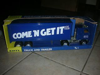 Ertl Truck and Trailer   Carnation Come N Get It Dog Food   NEW