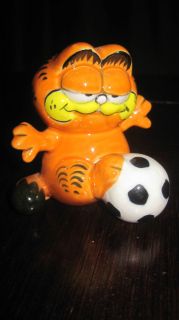 Vintage Soccer Garfield Cat Ceramic Enesco Figurine (1981; Davis)