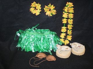   Bear Workshop Hawaiian Outfit Grass Skirt Lei coconut bra top Sandals