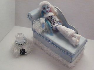 Monster High *Chaise Lounge Bed* for Abbey Doll with IGLOO TABLE 