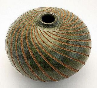 Nicaragua Fair Trade ~ Spiral Ombliguero Vase Green Handmade Ceramic 