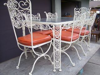   MODERN ORNATE WROUGHT IRON KITCHEN & PATIO GLASS TABLE & STEEL CHAIR