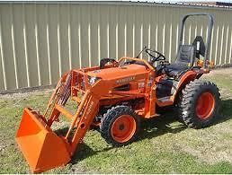 kubota b7500 in Tractors & Farm Machinery