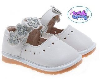 Little Blue Lamb Girls / Toddler White + Silver Leather Lined Squeaky 