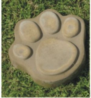 DOG CAT PAW PRINT CONCRETE PLASTER STEPPING STONE MOLD 7IN 1018