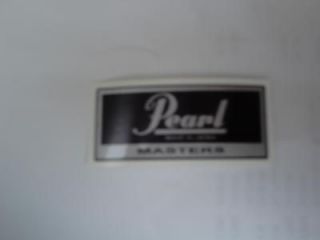   Pearl type vinyl shell badge  1 only (self adhesive) in/outside use