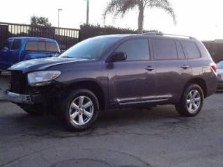 Toyota  Highlander AWD 2010 Toyota Highlander AWD Damaged Fixer only 