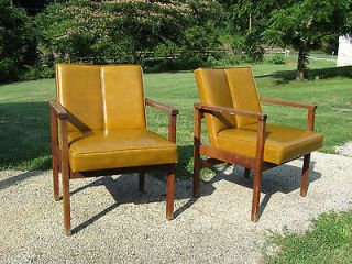   MID CENTURY MODERN LEATHER LOUNGE CHAIRS BY MONARCH FURNITURE COMPANY
