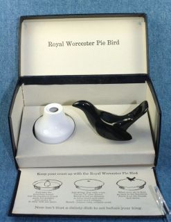 Royal Worcester Porcelain Pie Bird Blackbird Figure Vent Funnel 