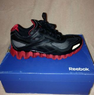 Reebok Zig Tech Zig Pulse Mens / Boys Sneaker 5.5 Size Red/black