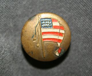 WWI WW1 OR EARLIER AMERICAN FLAG BRASS LAPEL BUTTON / BADGE / PIN