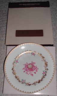 1985 Avon Abigail Adams 9 Porcelain & Trimmed in 22K Gold Collector 