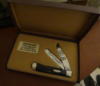 Case XX Adolph Rupp Collectible Trapper Knife w original box Kentucky 