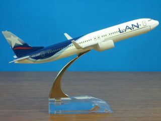New LAN B737 800 Passenger Airplane Plane Aircraft Diecast Model 