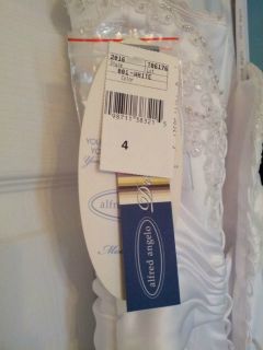 Alfred Angelo Size 4 New Wedding Dress