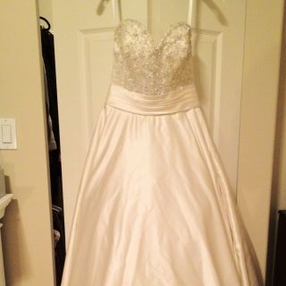 Allure Bridal Wedding Gown Dress Bridal Size 6 Style 8904
