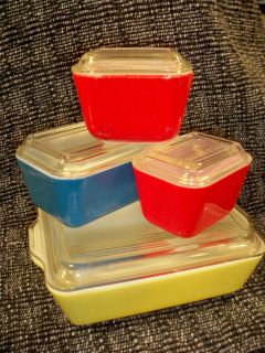 Vintage 8 Pc Set Pyrex Primary Colors Refrigerator Dishes & Lids Red 