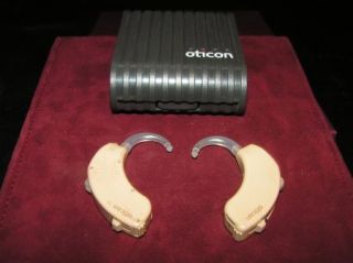 Pair of Oticon 390PL Analog High Power Behind Ear Hearing Aid w Box 