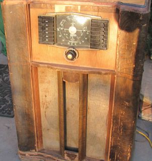 radios,collectors.antique/vintage zenith tube console radio.