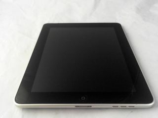 Apple iPad 64GB WiFi Black 1st Gen MB294LL A Fair Condition