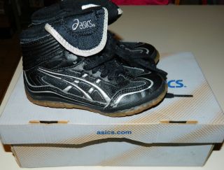 Black Asics Wrestling Shoes Youth Size K10 Mint Condition