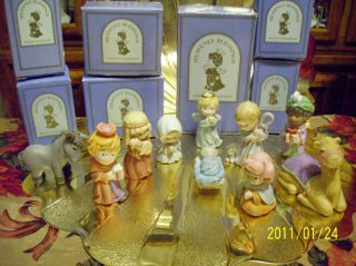Vintage Avon Nativity Heavenly Blessings Complete Set 13 pieces 