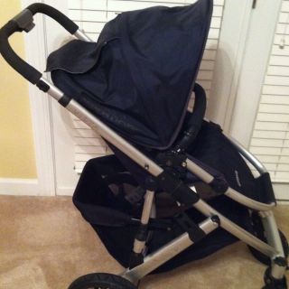 2010 UPPA Baby Vista Stroller with Bassinet Great Condition Black