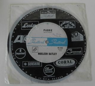 Noeleen Batley Bee Gees Barry Gibb 1965 45 RPM Single  Watching The 