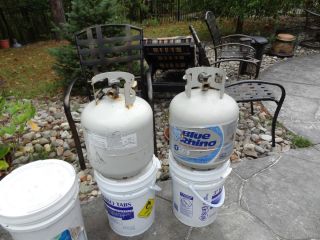 TWO 20 LB PROPANE BBQ BARBECUE TANKS NICE CONDITION ONE GAS FULL ONE 
