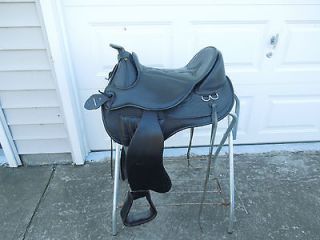 Black Forest Ponderosa Town And Country LEATHER TREELESS Saddle. Size 